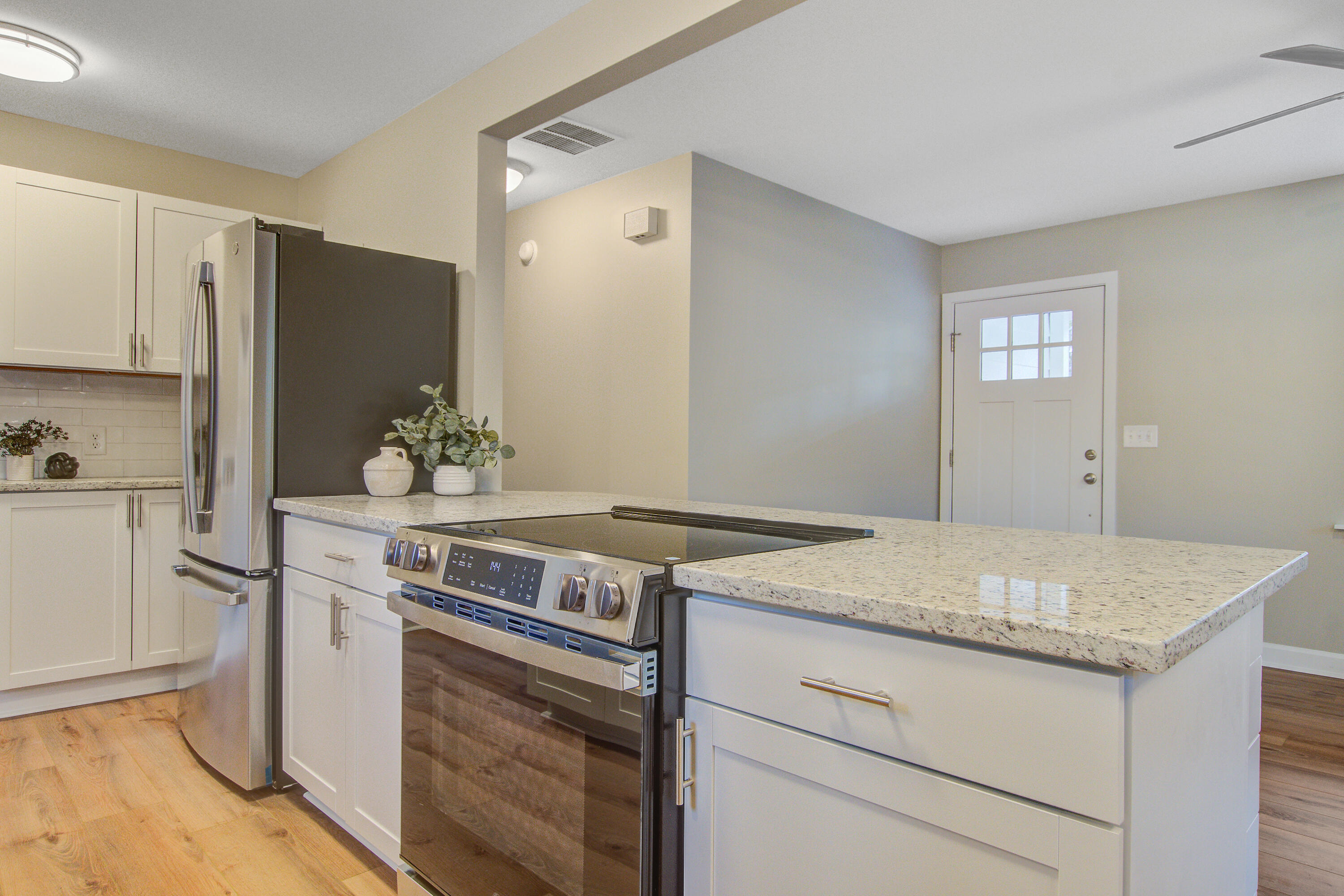 6144 State Rd S-10-2077 Ravenel, SC 29470 - Photo 2 of 28 6144 (10)