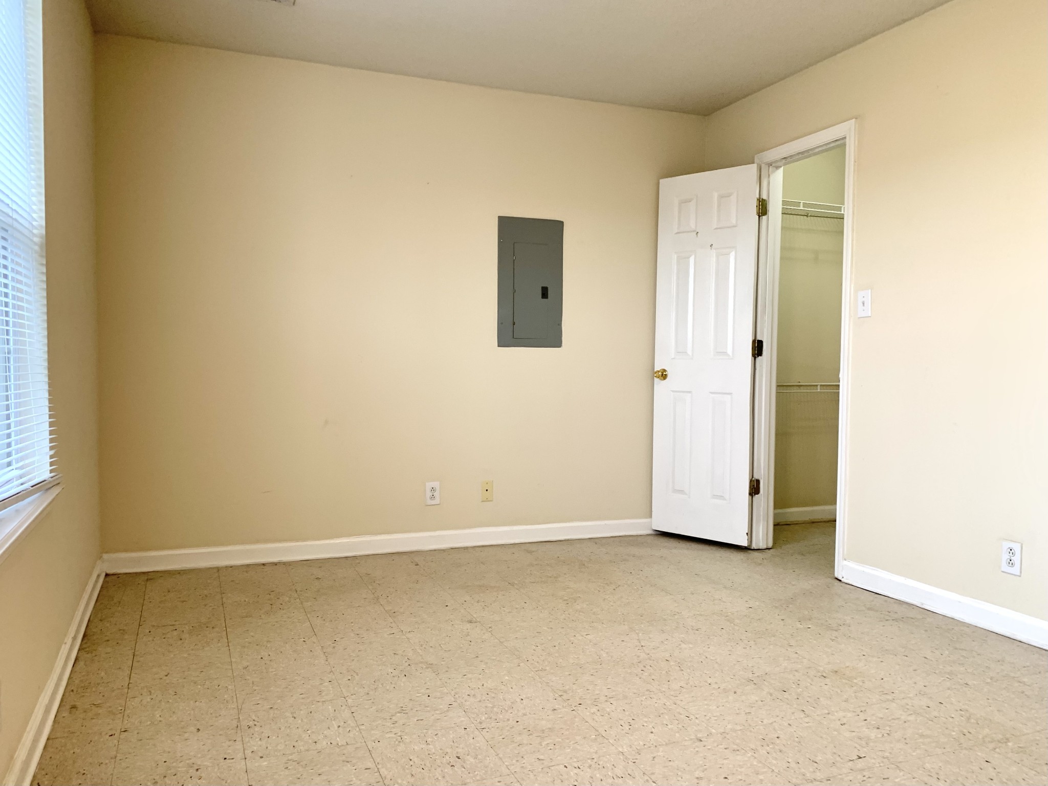1113 Keith Avenue Oak Grove, KY 42262 - Photo 11 of 19 an empty room with windows