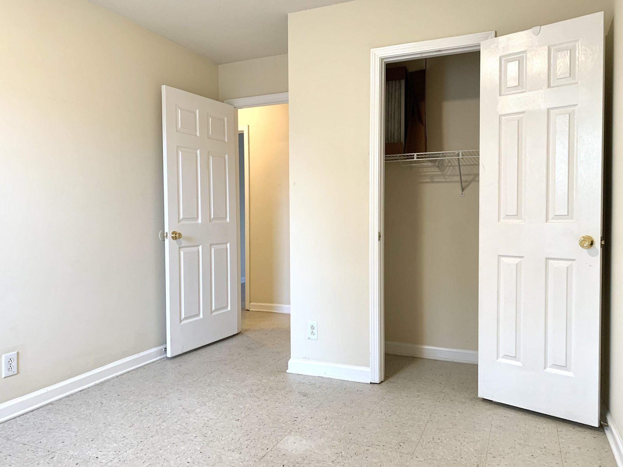 1113 Keith Avenue Oak Grove, KY 42262 - Photo 13 of 19 a view of an empty room with a window
