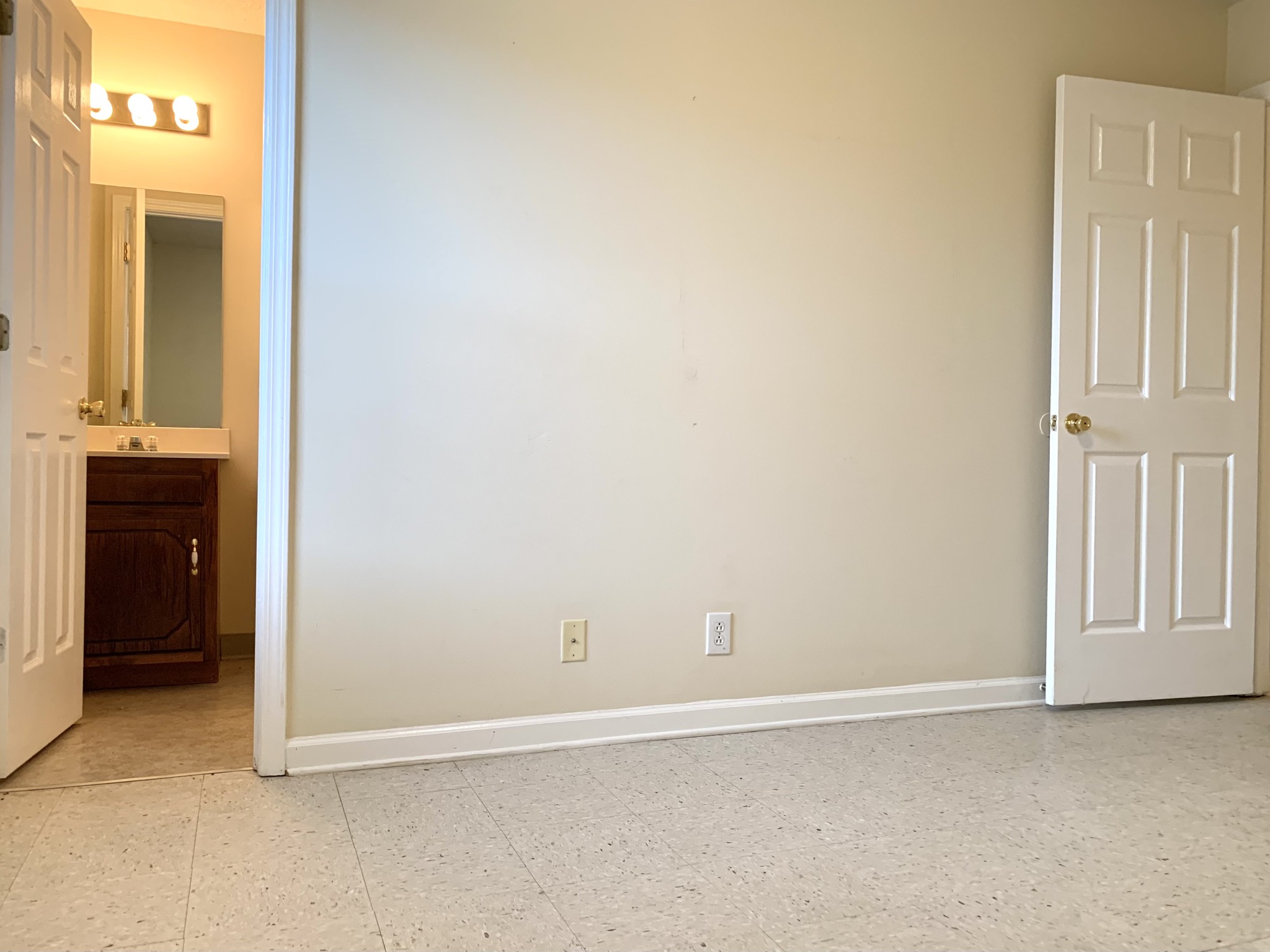 1113 Keith Avenue Oak Grove, KY 42262 - Photo 15 of 19 an empty room with a bathroom and a sink