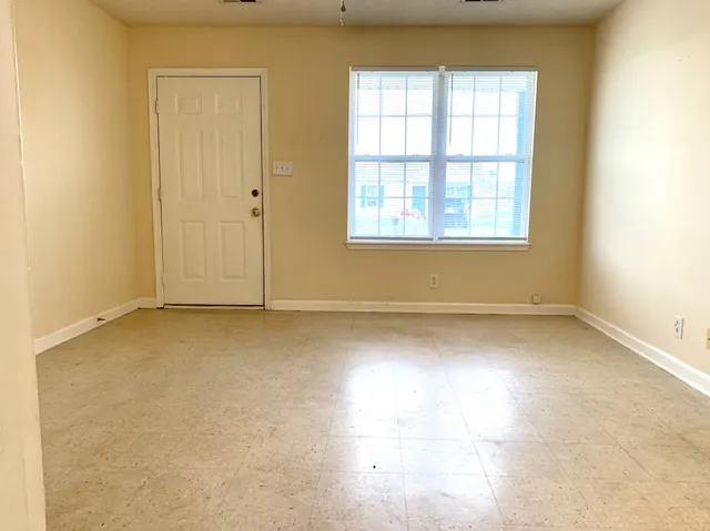 $1,050 | 1113 Keith Avenue, Oak Grove, KY 42262