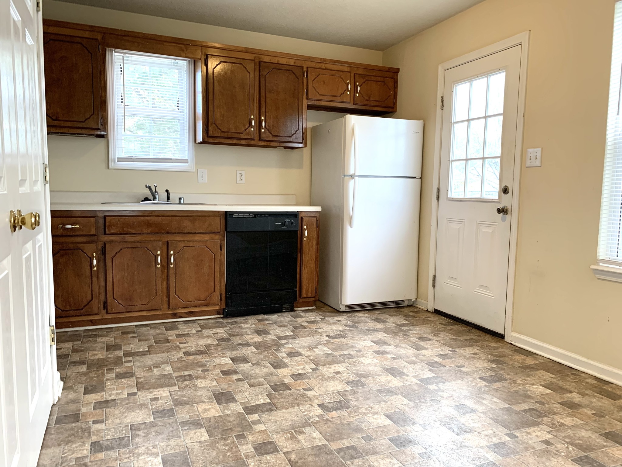 1113 Keith Avenue Oak Grove, KY 42262 - Photo 4 of 19