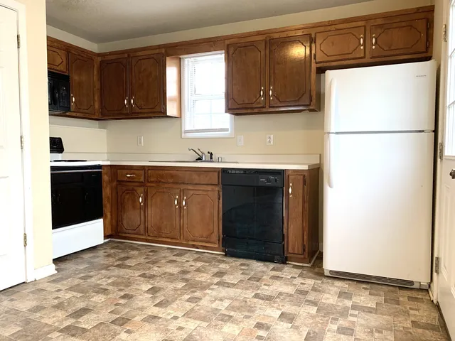 $1,050 | 1113 Keith Avenue, Oak Grove, KY 42262