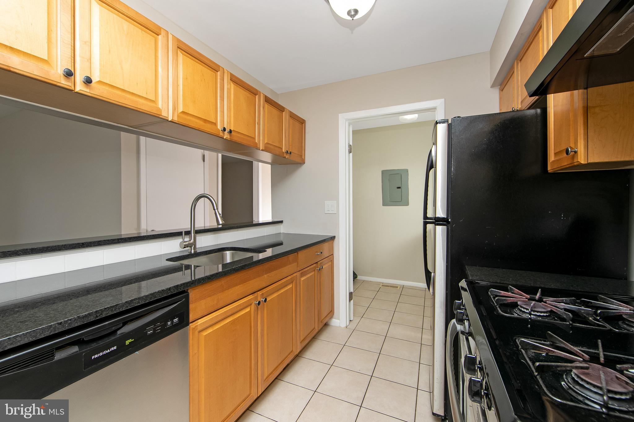 805 Harrier Row Marlton, NJ 08053 - Photo 8 of 25 Kitchen