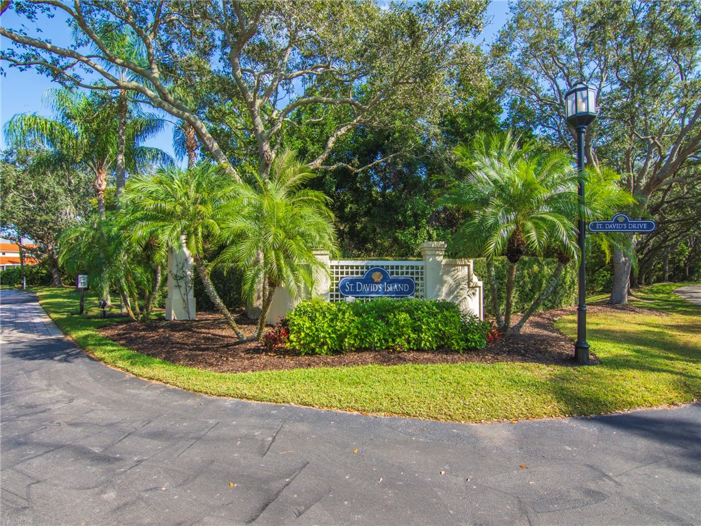 1370 St Davids Lane Vero Beach, FL 32967 - Photo 4 of 36 a view of outdoor space yard and swimming pool