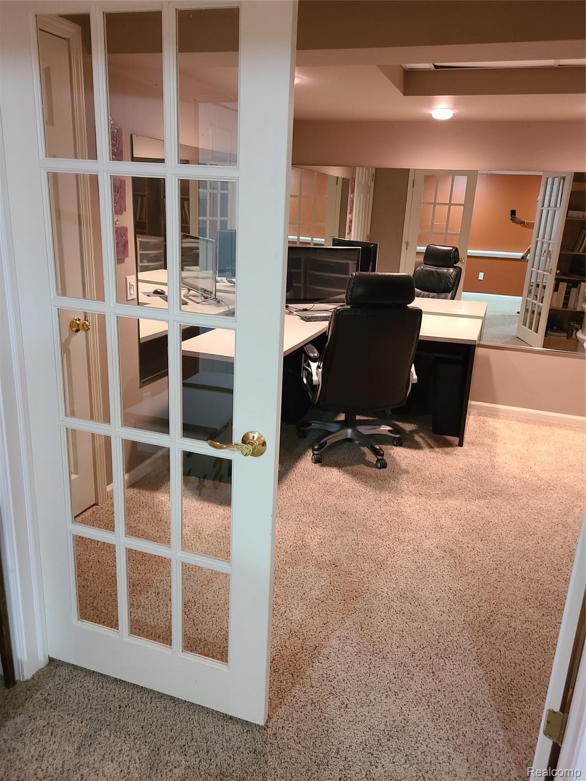 962 Ridgeview Circle Lake Orion, MI 48362 - Photo 26 of 30 20210430_151641.jpg