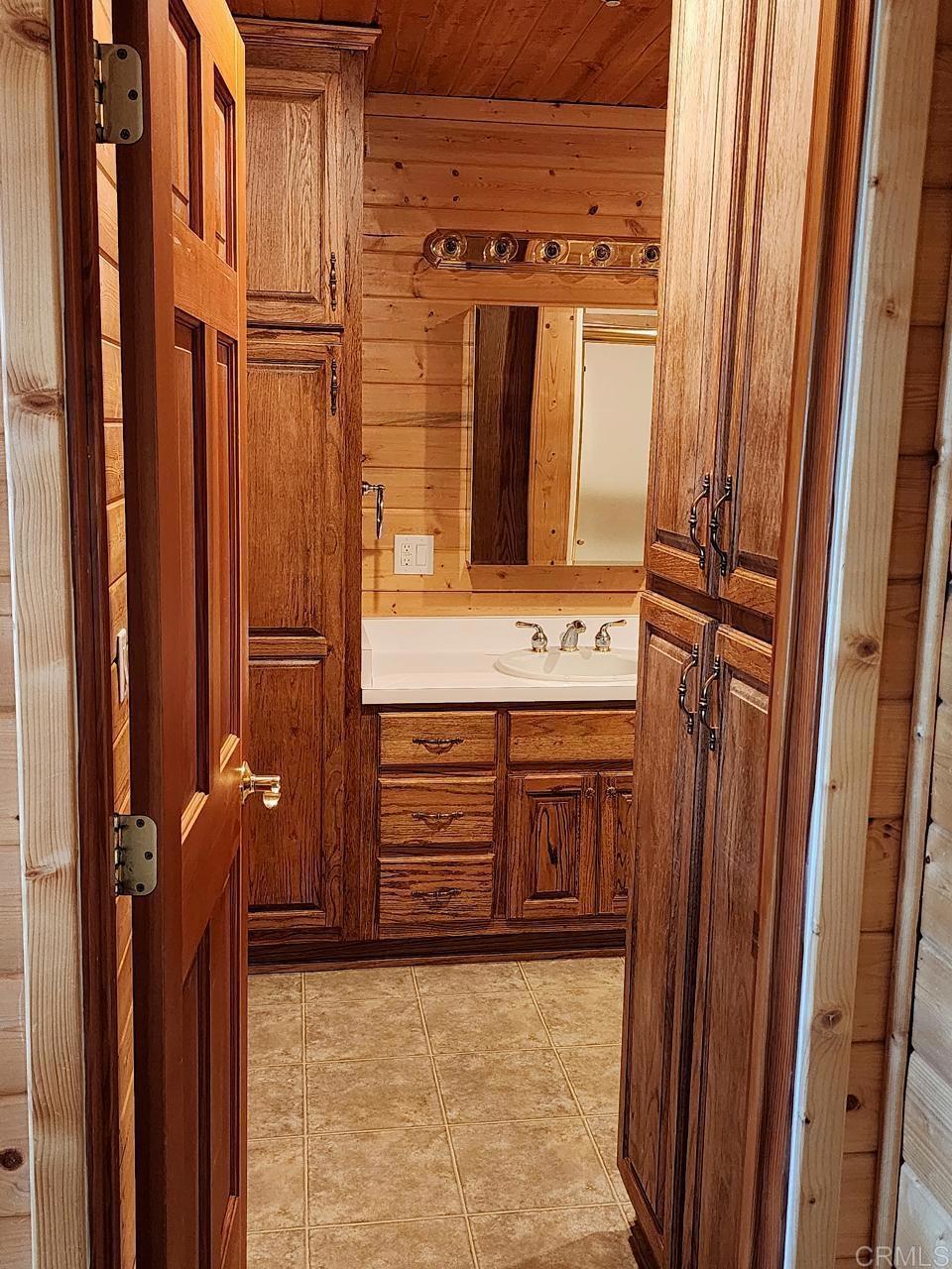 34675 Yuma Road Julian, CA 92036 - Photo 13 of 28 a view of walk in closet with clothes