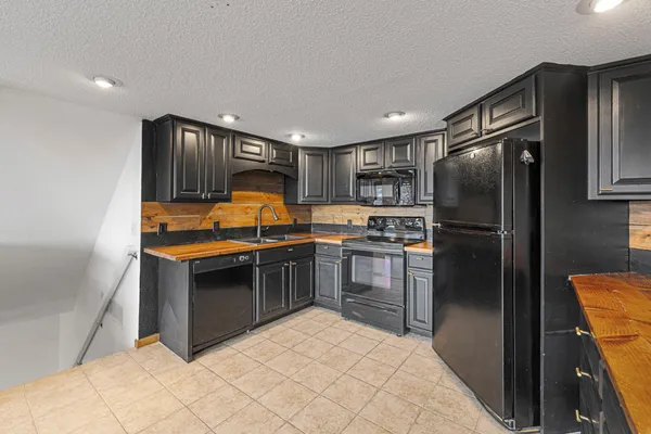 $499,900 | 1234 Bakers Bay Road, Kasota, MN 56050