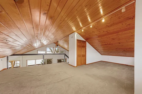 $499,900 | 1234 Bakers Bay Road, Kasota, MN 56050