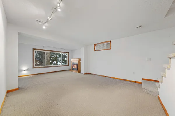 $499,900 | 1234 Bakers Bay Road, Kasota, MN 56050