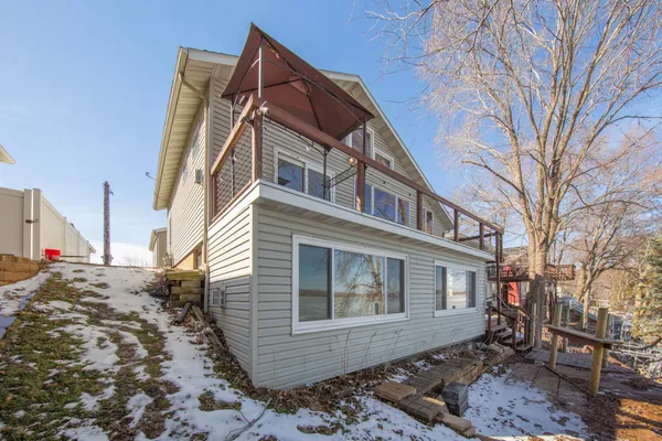 $499,900 | 1234 Bakers Bay Road, Kasota, MN 56050