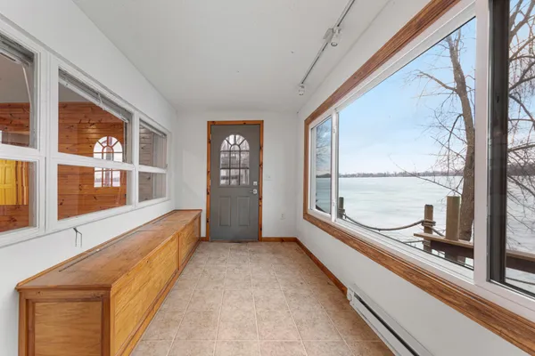 $499,900 | 1234 Bakers Bay Road, Kasota, MN 56050