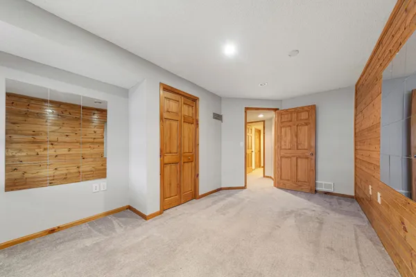 $499,900 | 1234 Bakers Bay Road, Kasota, MN 56050