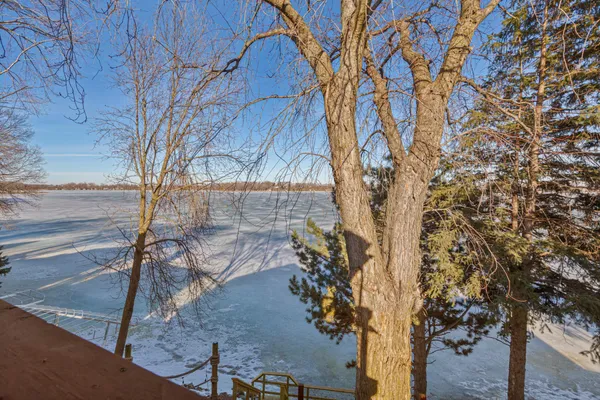 $499,900 | 1234 Bakers Bay Road, Kasota, MN 56050