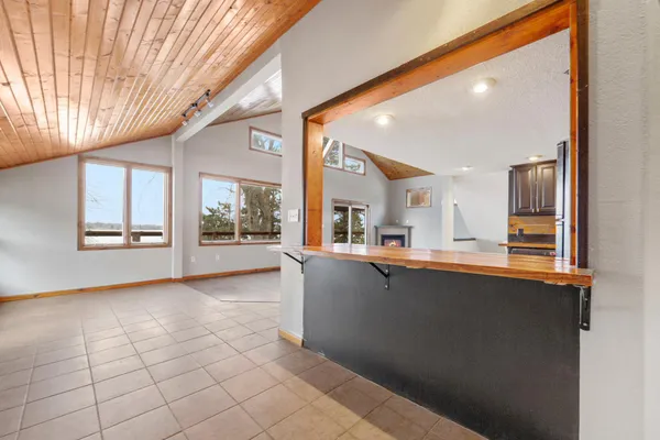 $499,900 | 1234 Bakers Bay Road, Kasota, MN 56050