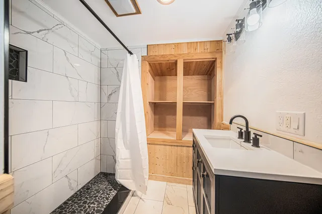 $159,999 | 319 North Gorham Street, Jackson, MI 49202