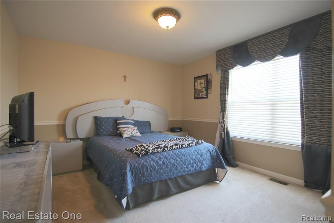 3046 Penn Court Rochester, MI 48307 - Photo 34 of 38 Penn Ct Bedroom 2.jpg