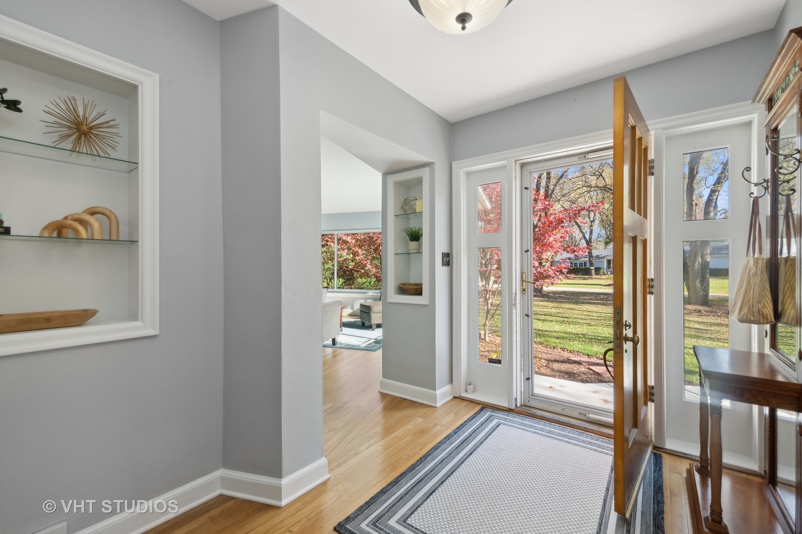 310 Warwick Road Tower Lakes, IL 60010 - Photo 4 of 46 Gallery Image 4