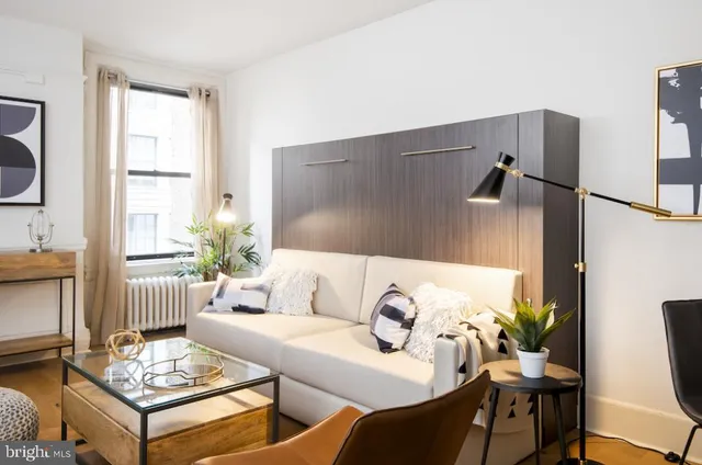 $955 | 1229 Chestnut Street, Unit 415, Philadelphia, PA 19107