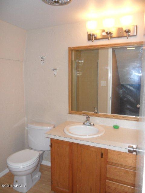 3416 North 44th Street, Unit 24 Phoenix, AZ 85018 - Photo 7 of 9 Bathroom