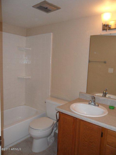 3416 North 44th Street, Unit 24 Phoenix, AZ 85018 - Photo 8 of 9 Bathroom