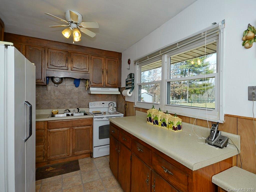 2 Dogwood Road Arden, NC 28704 - Photo 4 of 16 Gallery Image 4