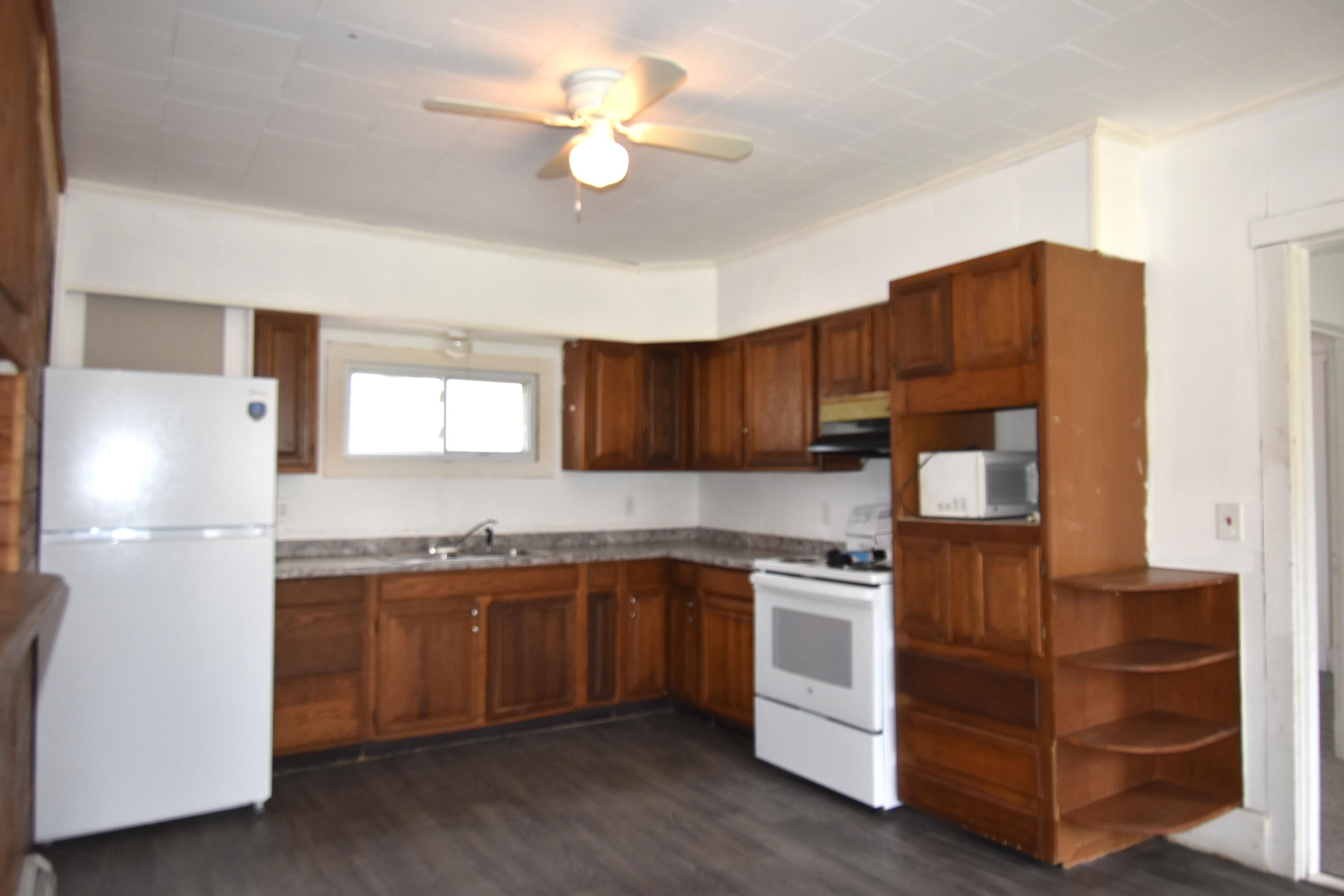 160 Washington Street Pittsfield, ME 04967 - Photo 5 of 20 Kitchen