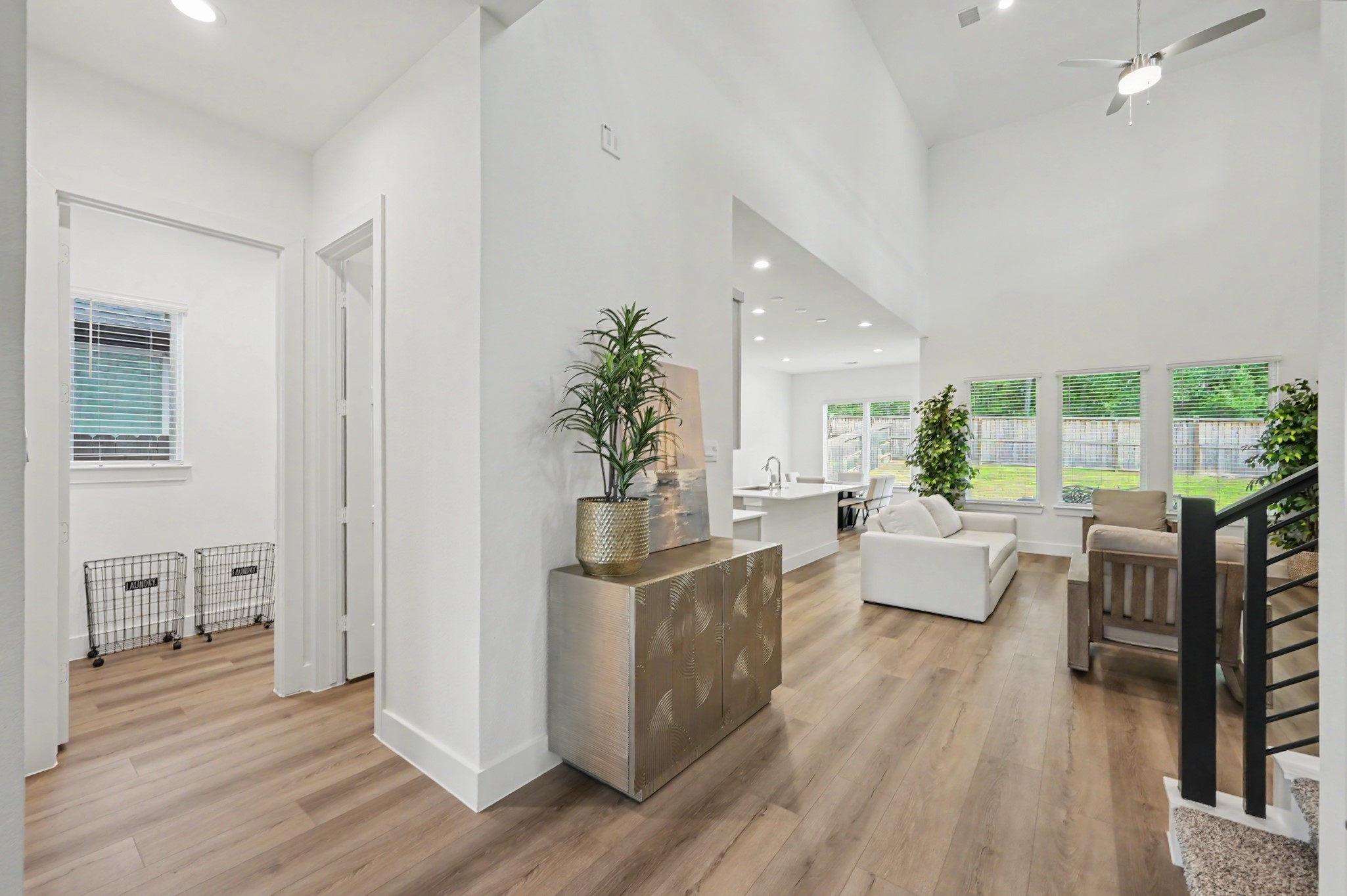 326 Springfield Terrace Drive Conroe, TX 77304 - Photo 5 of 43 Gallery Image 5