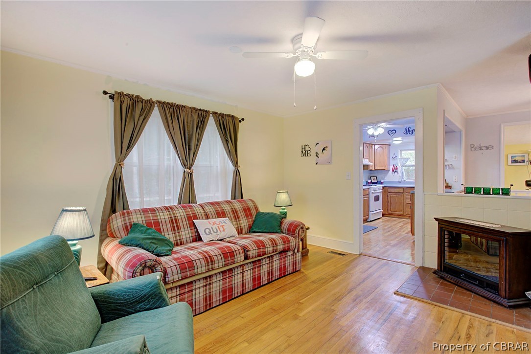 5230 Chestnut Fork Road Gloucester, VA 23061 - Photo 3 of 21 Living Room