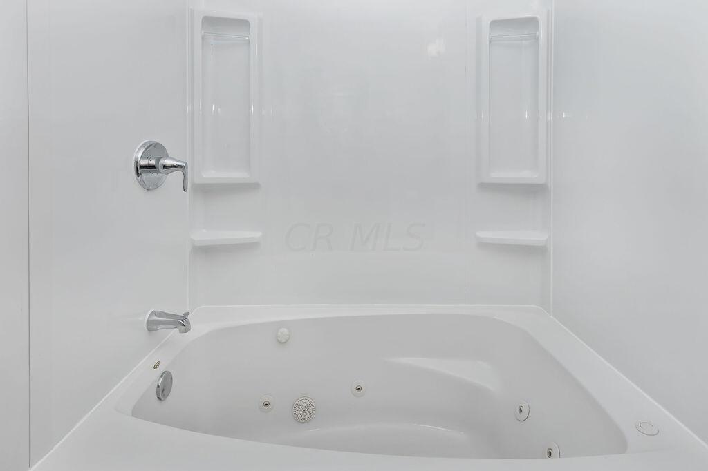 812 Hines Road Columbus, OH 43230 - Photo 21 of 61 19-Bathroom