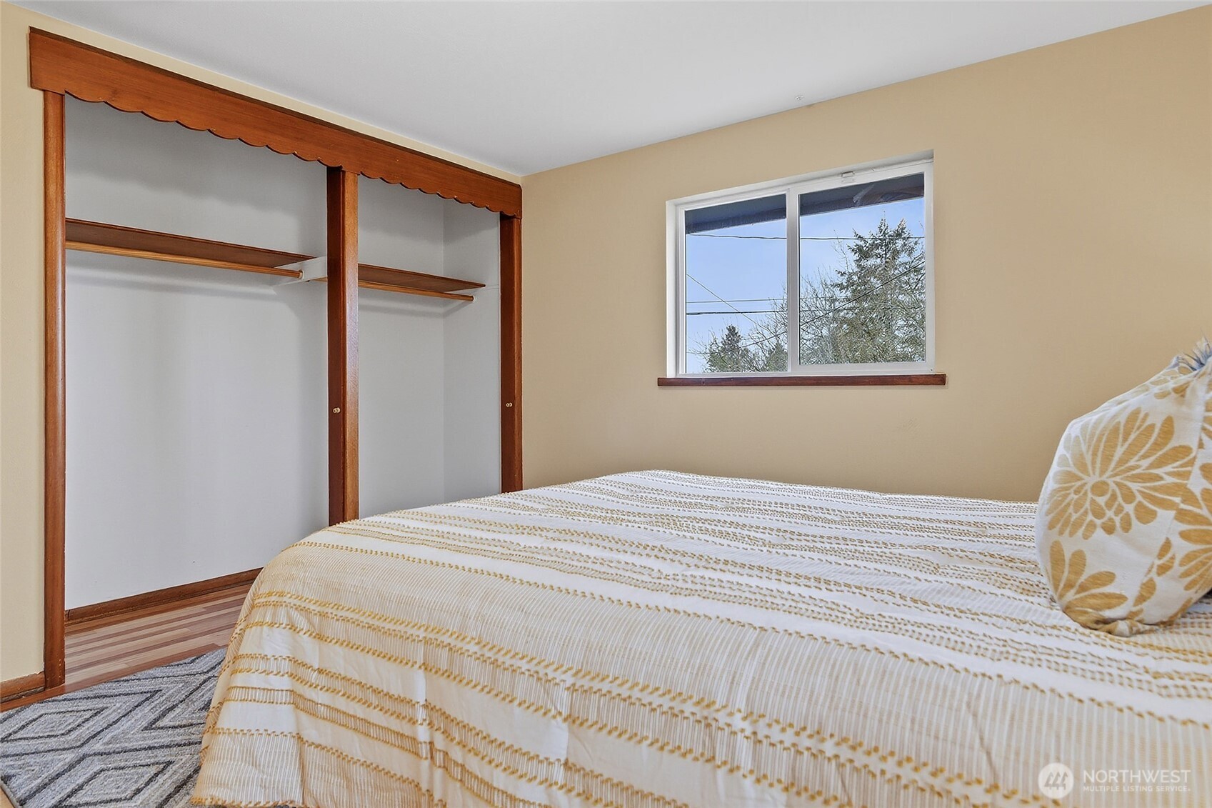 7716 South Mission Drive Seattle, WA 98178 - Photo 11 of 40