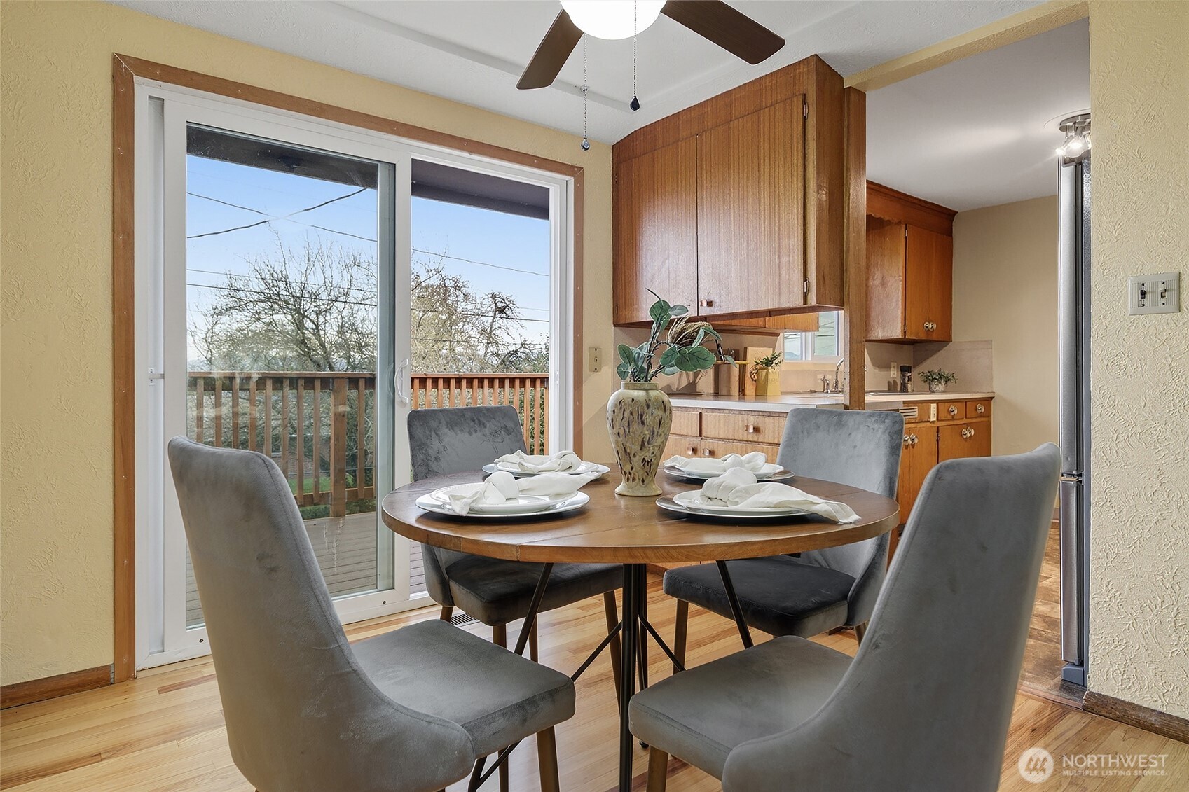 7716 South Mission Drive Seattle, WA 98178 - Photo 14 of 40