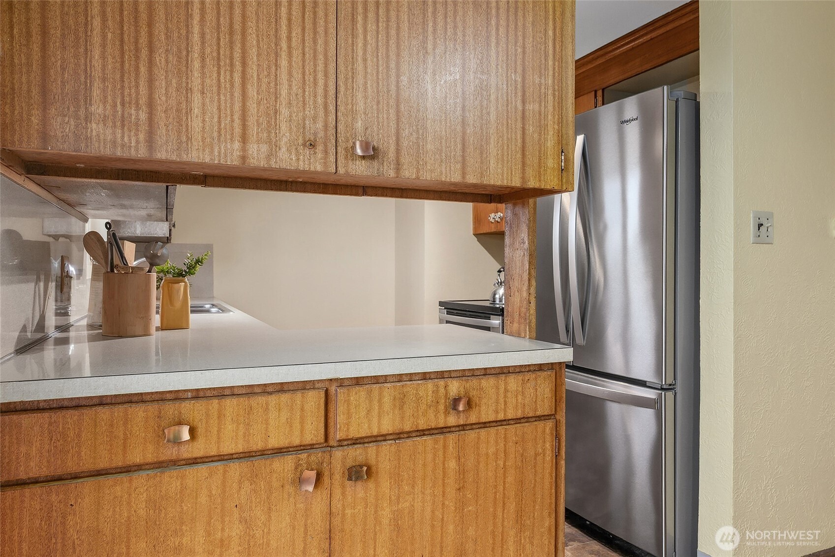 7716 South Mission Drive Seattle, WA 98178 - Photo 15 of 40