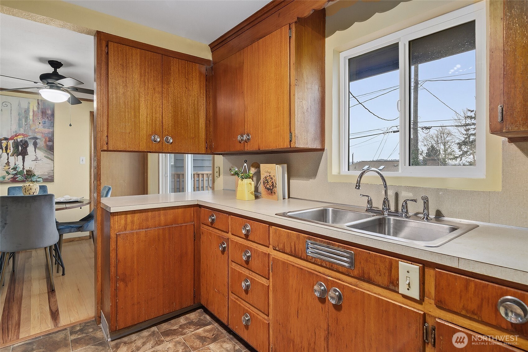 7716 South Mission Drive Seattle, WA 98178 - Photo 17 of 40