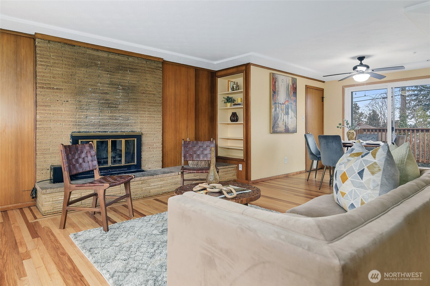 7716 South Mission Drive Seattle, WA 98178 - Photo 4 of 40