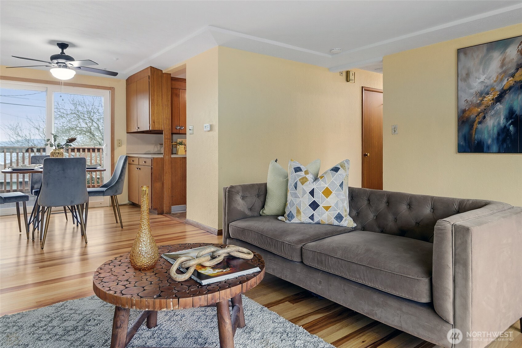 7716 South Mission Drive Seattle, WA 98178 - Photo 5 of 40