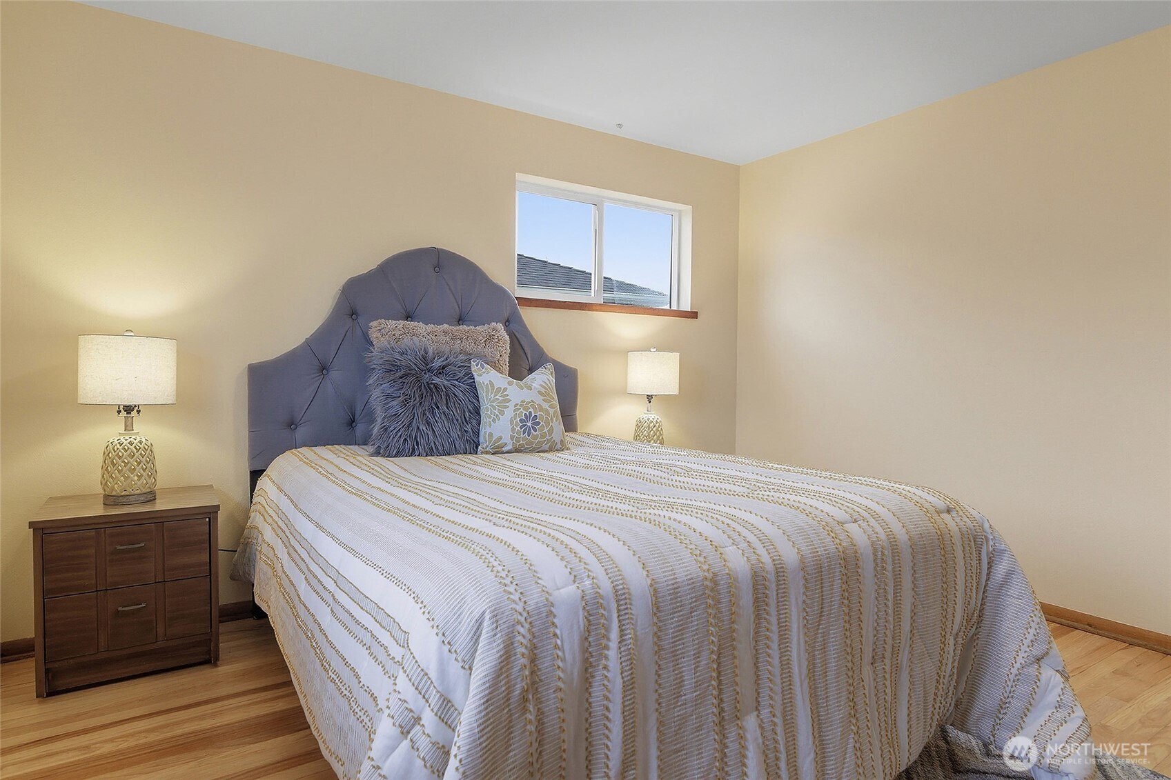 7716 South Mission Drive Seattle, WA 98178 - Photo 10 of 40