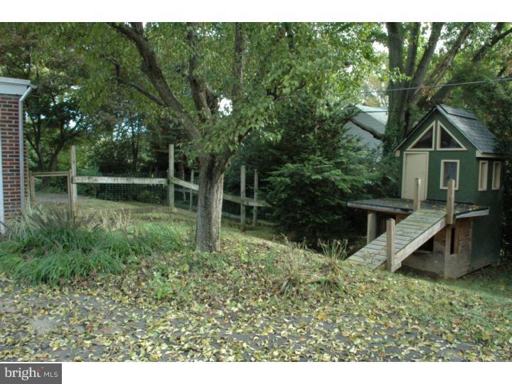 7609 Ivinetta Road Cheltenham, PA 19012 - Photo 3 of 24 Side Yard