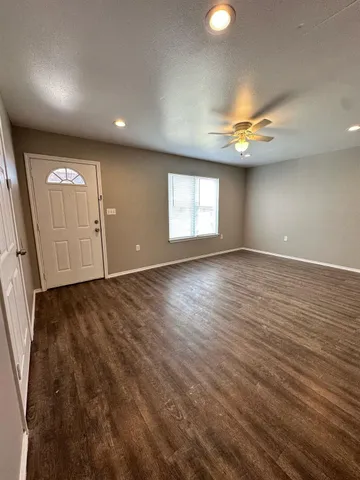$1,200 | 2405 Birch Avenue, Lubbock, TX 79404