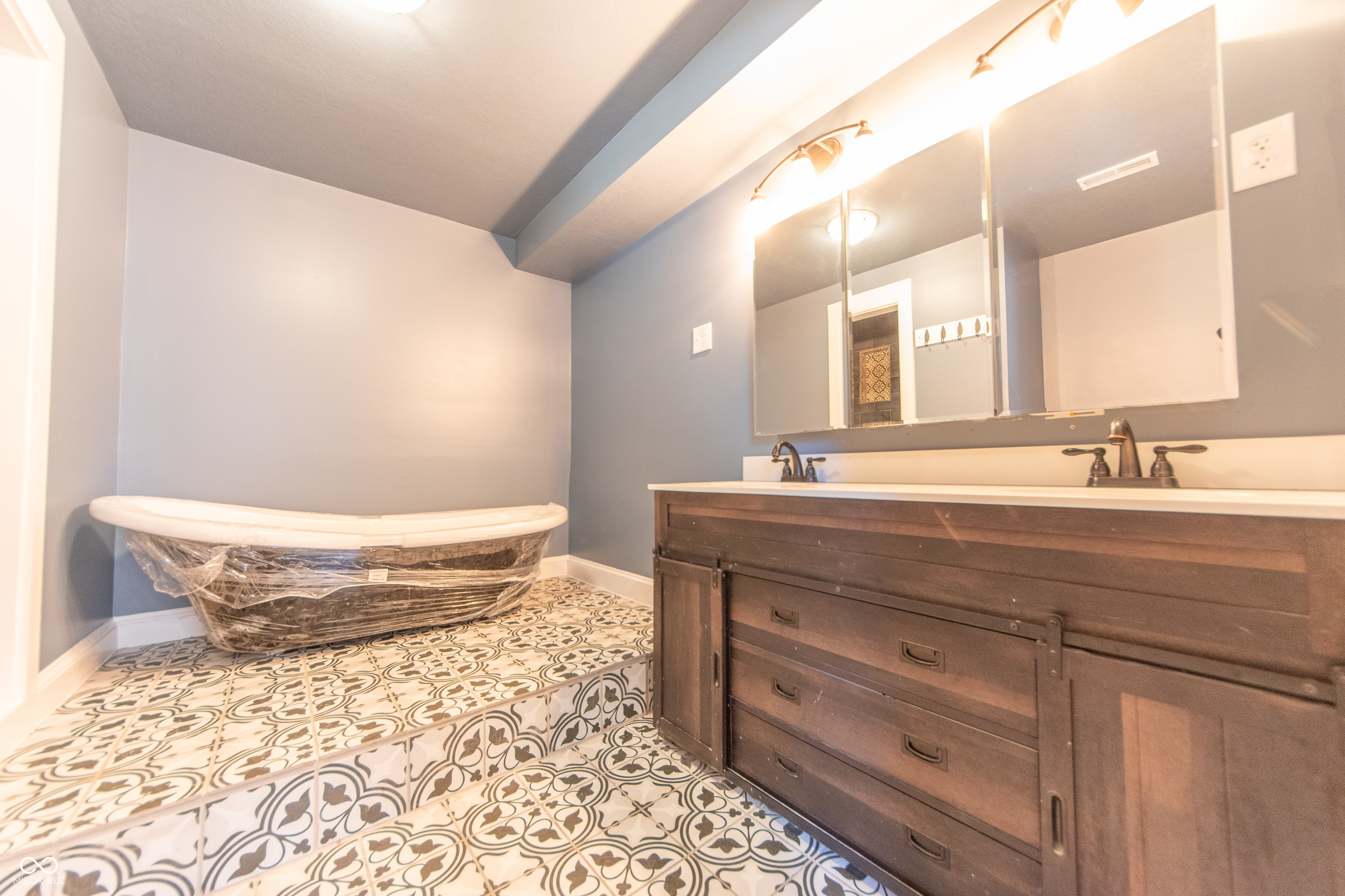 9636 Randal Street Columbus, IN 47203 - Photo 14 of 33