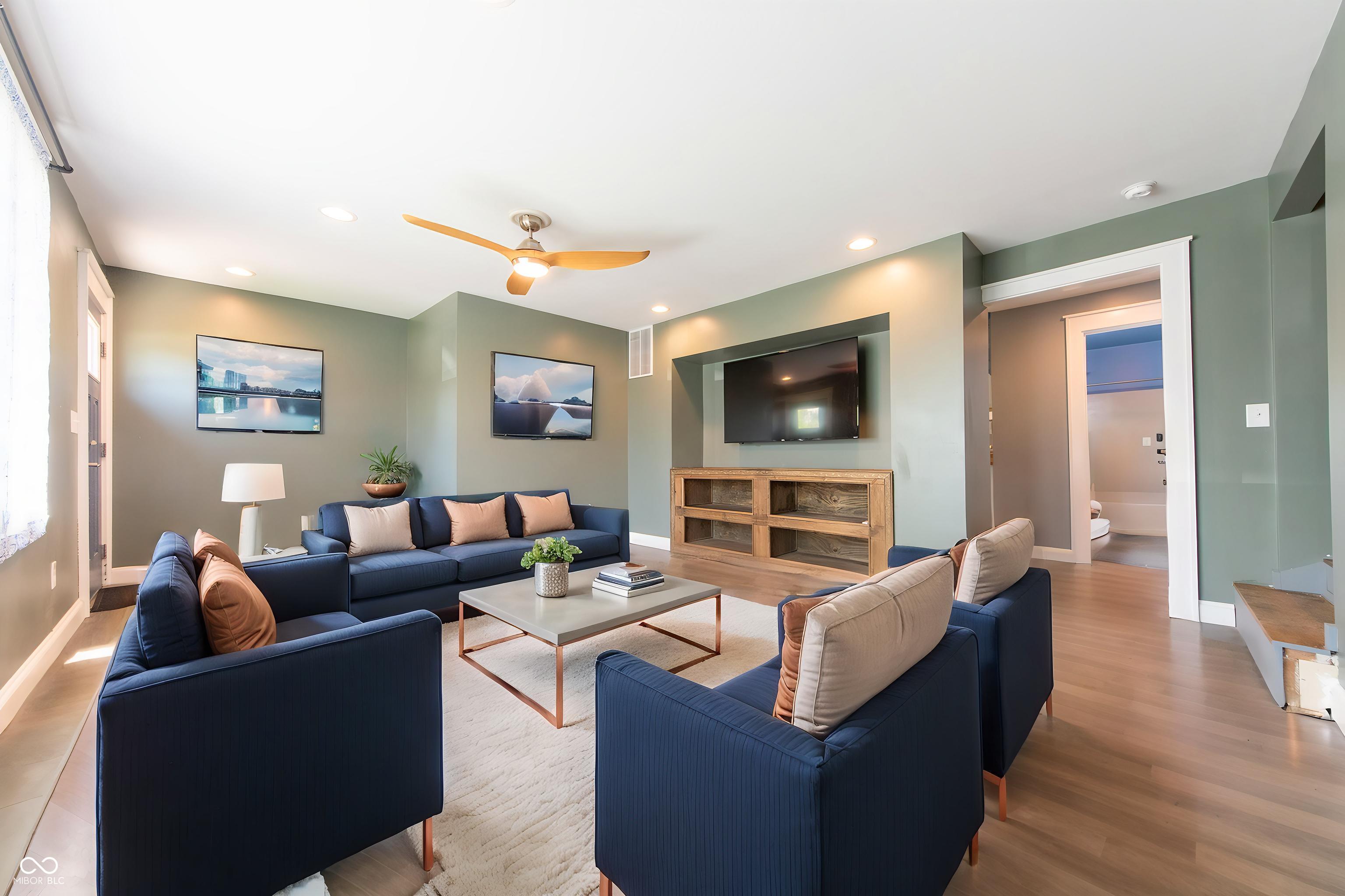 9636 Randal Street Columbus, IN 47203 - Photo 2 of 33