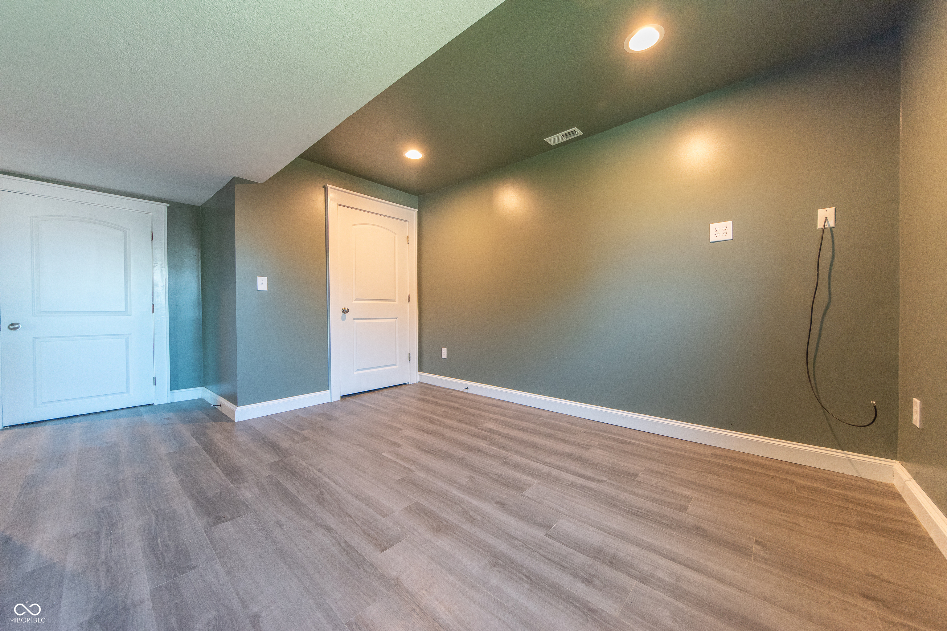 9636 Randal Street Columbus, IN 47203 - Photo 23 of 33