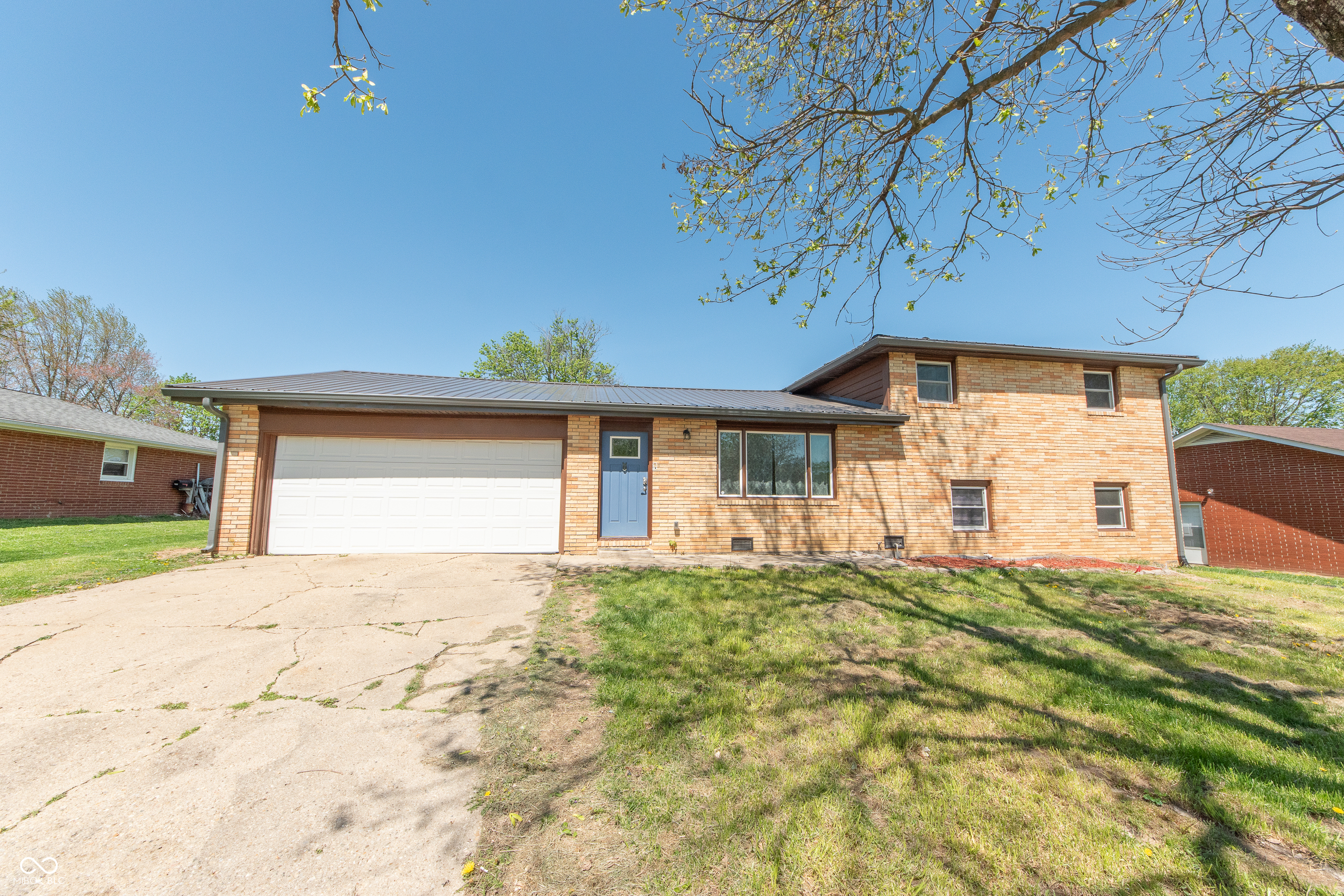 9636 Randal Street Columbus, IN 47203 - Photo 27 of 33