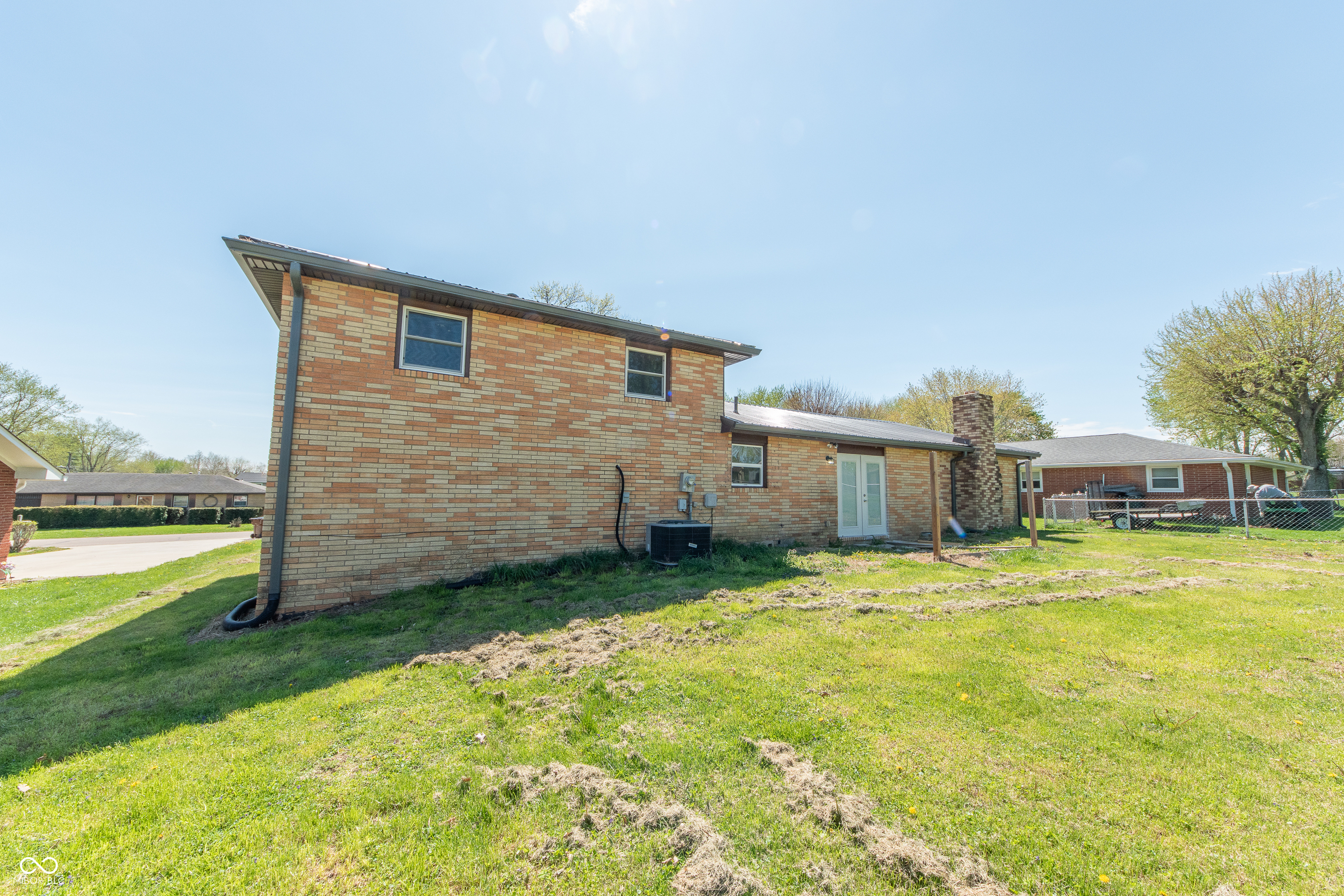 9636 Randal Street Columbus, IN 47203 - Photo 31 of 33