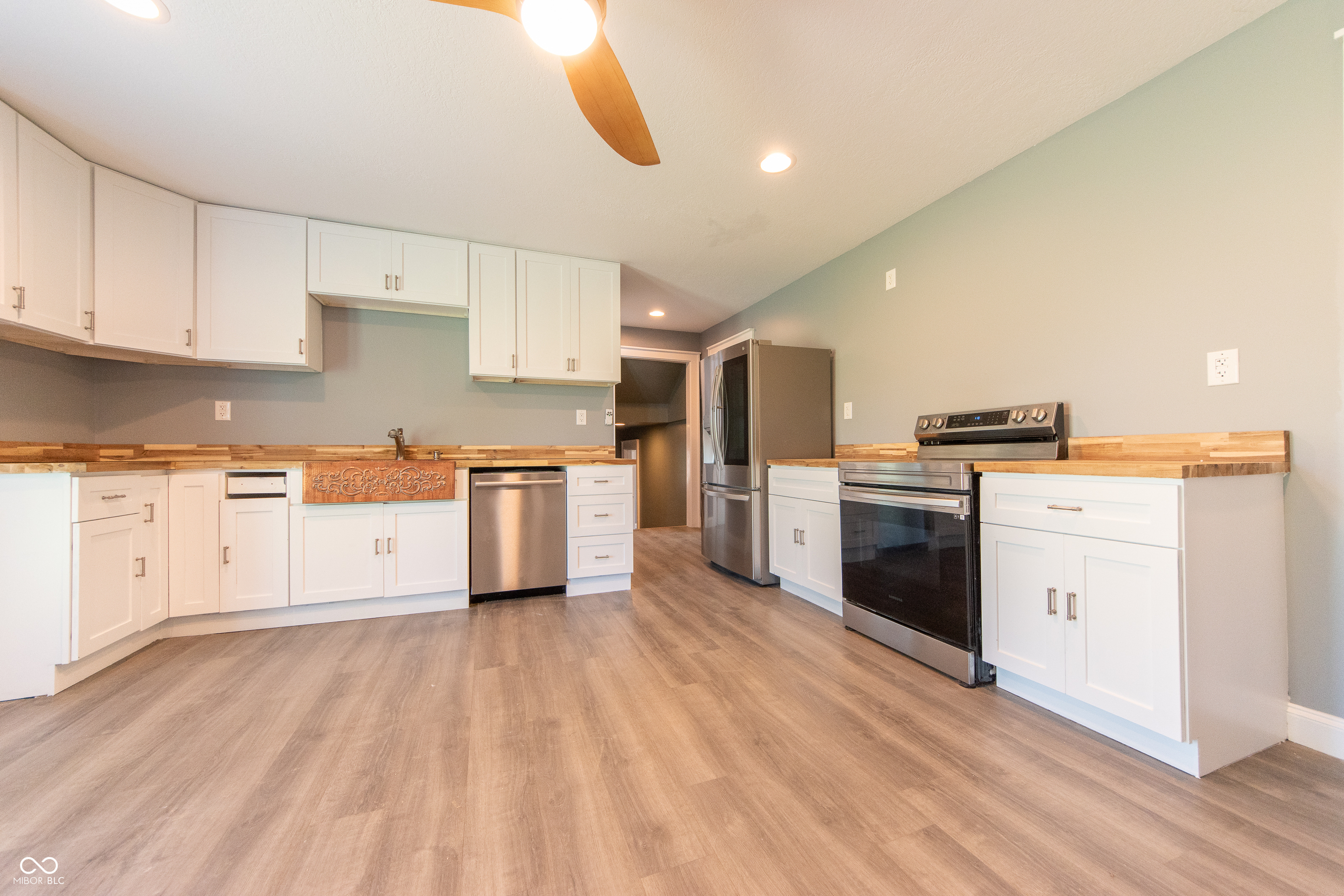 9636 Randal Street Columbus, IN 47203 - Photo 7 of 33