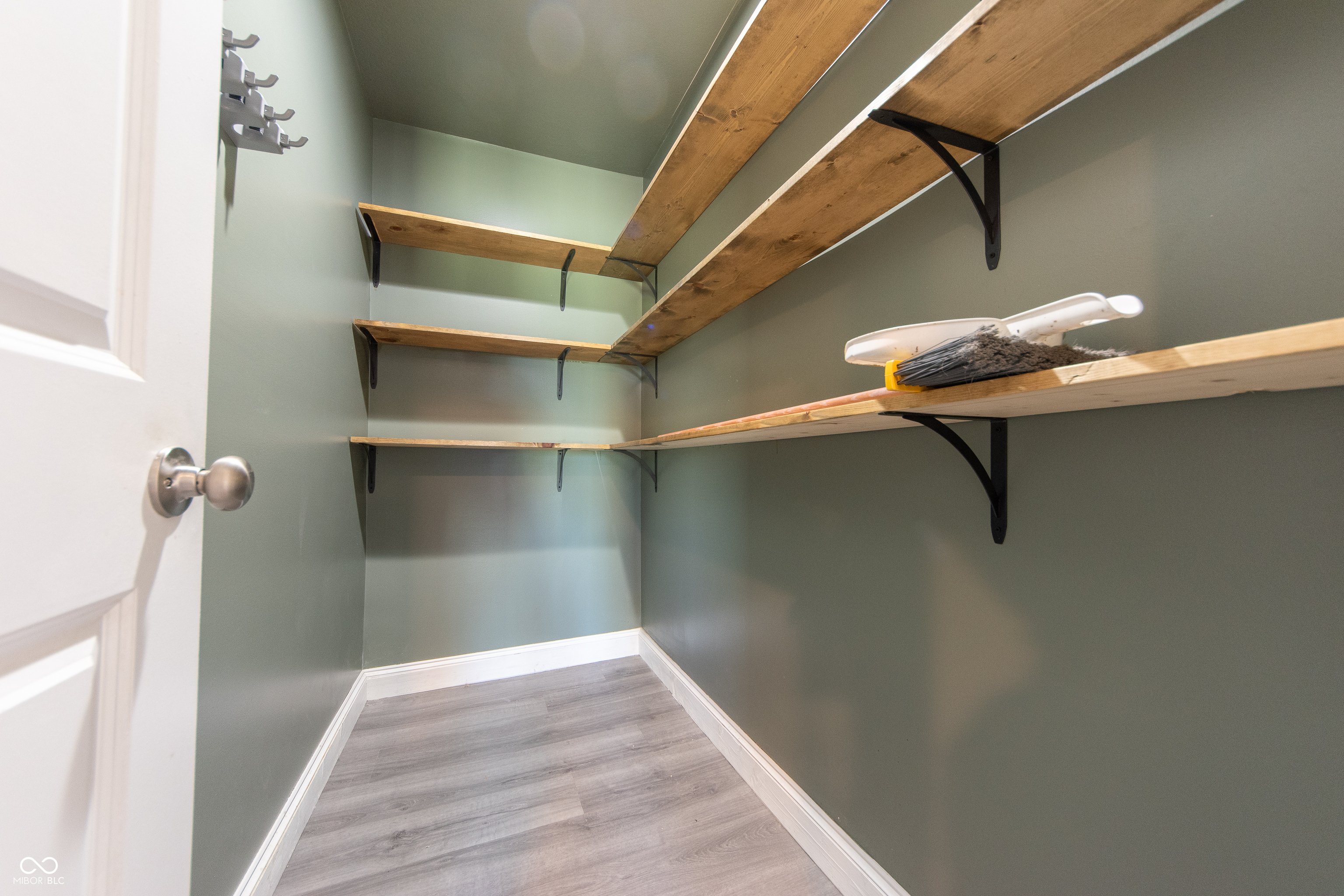 9636 Randal Street Columbus, IN 47203 - Photo 10 of 33