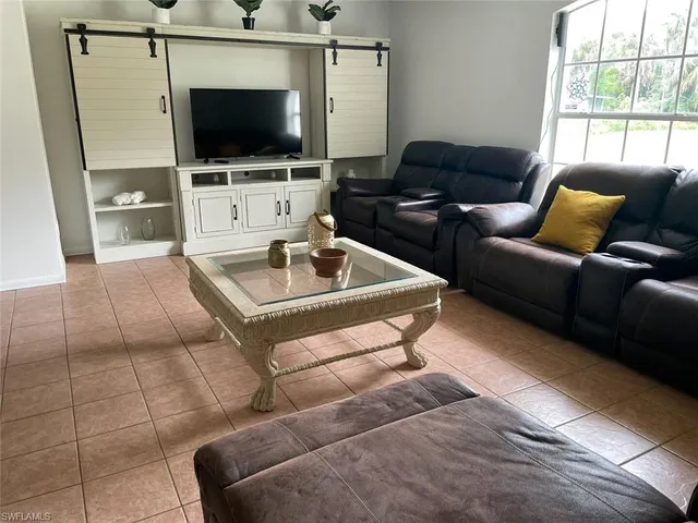 $4,800 | 3440 15th Avenue Southwest, Naples, FL 34117