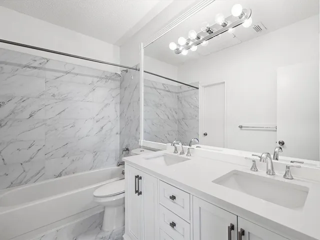 $1,700 | 5310 Keller Springs Road, Unit 332, Dallas, TX 75248