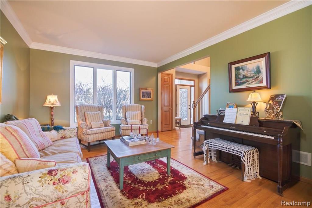 4186 Oak Tree Circle Rochester, MI 48306 - Photo 28 of 54