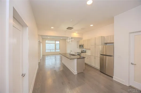 $2,450 | 1020 Elmwood Avenue, Unit 404, Buffalo, NY 14222